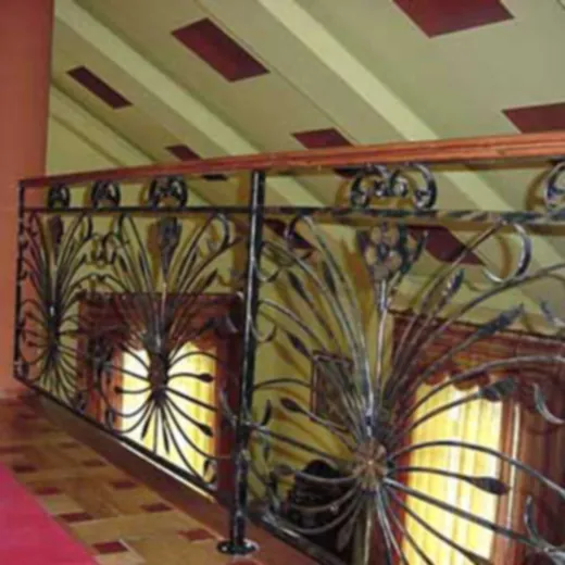 Balustradă de exterior pe scară de piatră